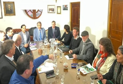 Paritaria Central: el Gobierno de Santa Fe propuso subas mensuales.